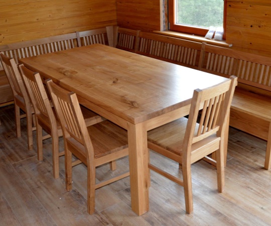 Jídelní sezení včetně lavice s úložným prostorem vše čepované, dubové dřevo, nátěr olej.