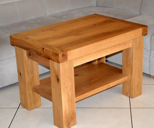 Konferenční stolek, čepovaný, dubový masiv, drásaný, nátěr olejem. 600x600x900 (š*v*h)